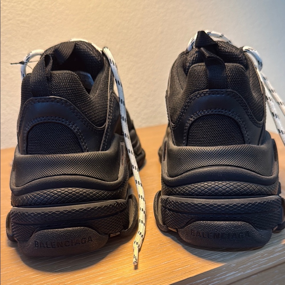 Balenciaga Triple S in Classic Black EU 38 - Picture 6 of 17